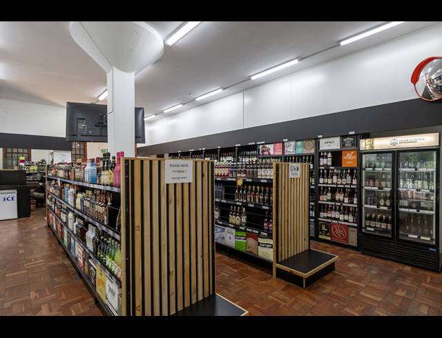 1,225M² BUSINESS FOR SALE IN STRAND CENTRAL